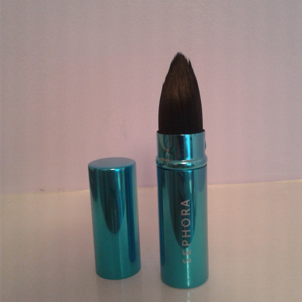 ❤SEPHORA RETRACTABLE FOUNDATION BRUSH